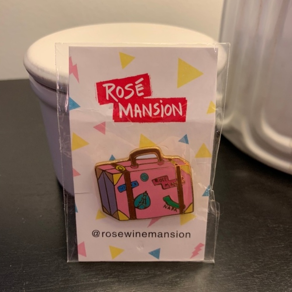 Rose' Mansion Collectible Pin